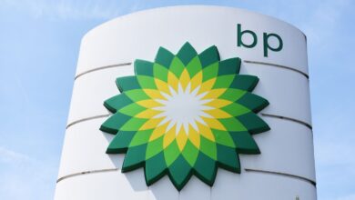 BP Profit Plummets on Lower Refining Margins, Oil Trading