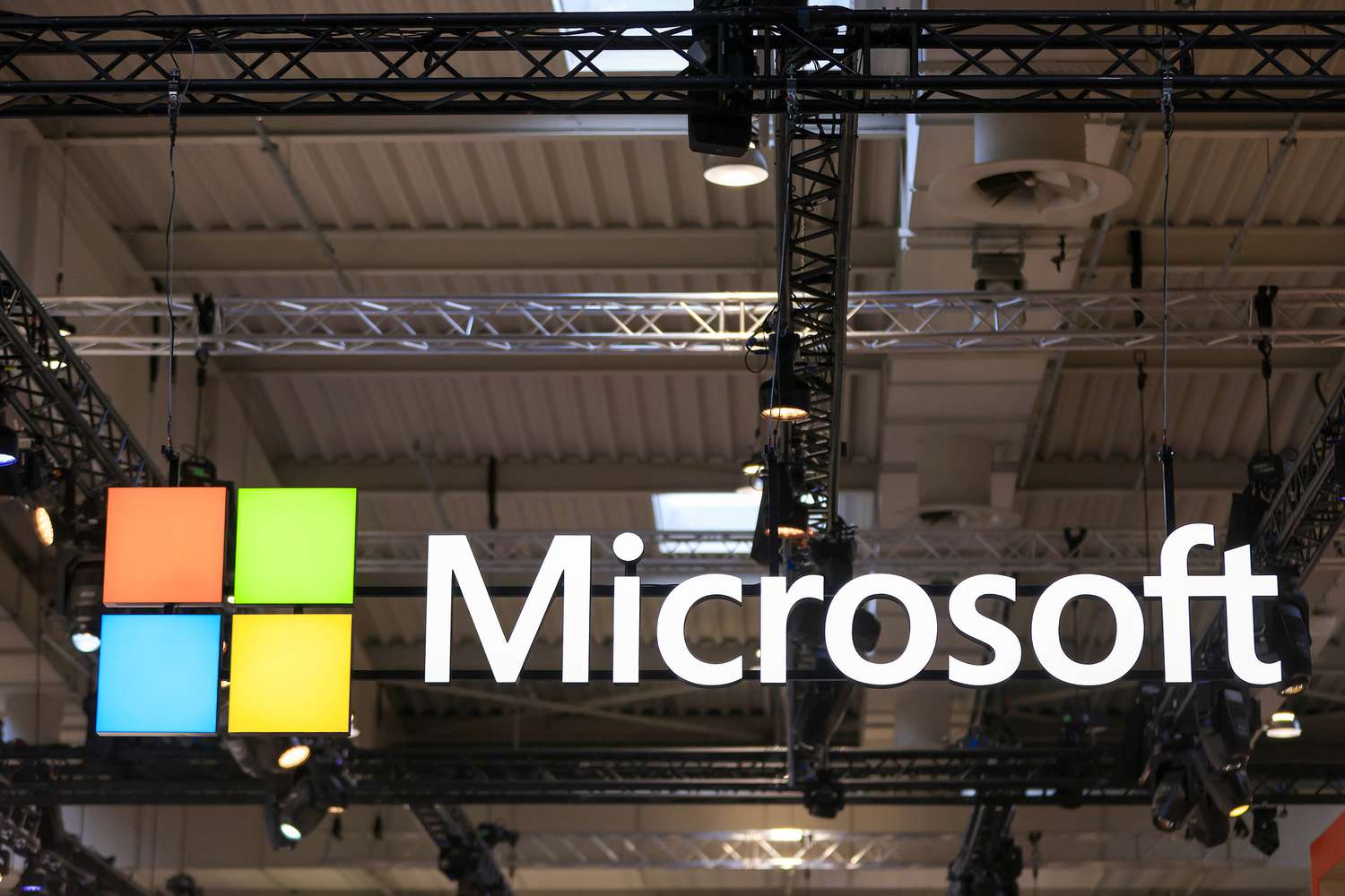 Microsoft's Earnings Exceed Expectations But Cloud Growth Falls Short 1 Microsoft's Earnings Exceed Expectations But Cloud Growth Falls Short