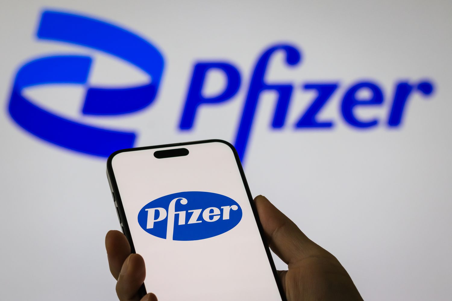 Pfizer Results May Temper Efforts for Shakeup Demanded by Activist Investor 1 Pfizer Results May Temper Efforts for Shakeup Demanded by Activist Investor