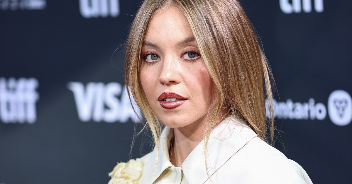Sydney Sweeney’s The Housemaid Salary Revealed, Huge Raise for Anyone But You Star 1 Sydney Sweeney’s The Housemaid Salary Revealed, Huge Raise for Anyone But You Star