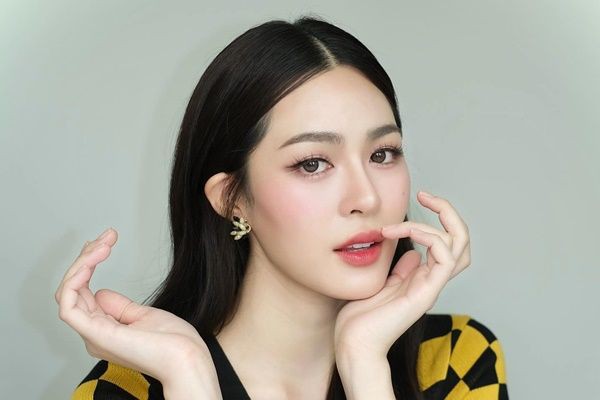 Ling Ling Kwong The Fashion Icon Taking Social Media by Storm 1 foto cover