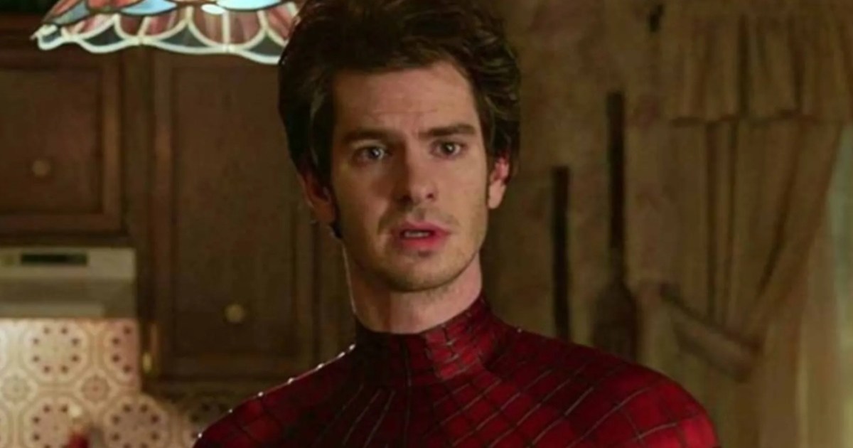 Ryan Reynolds Says Andrew Garfield Stole the Show in Spider-Man: No Way Home 1 Ryan Reynolds Says Andrew Garfield Stole the Show in Spider-Man: No Way Home