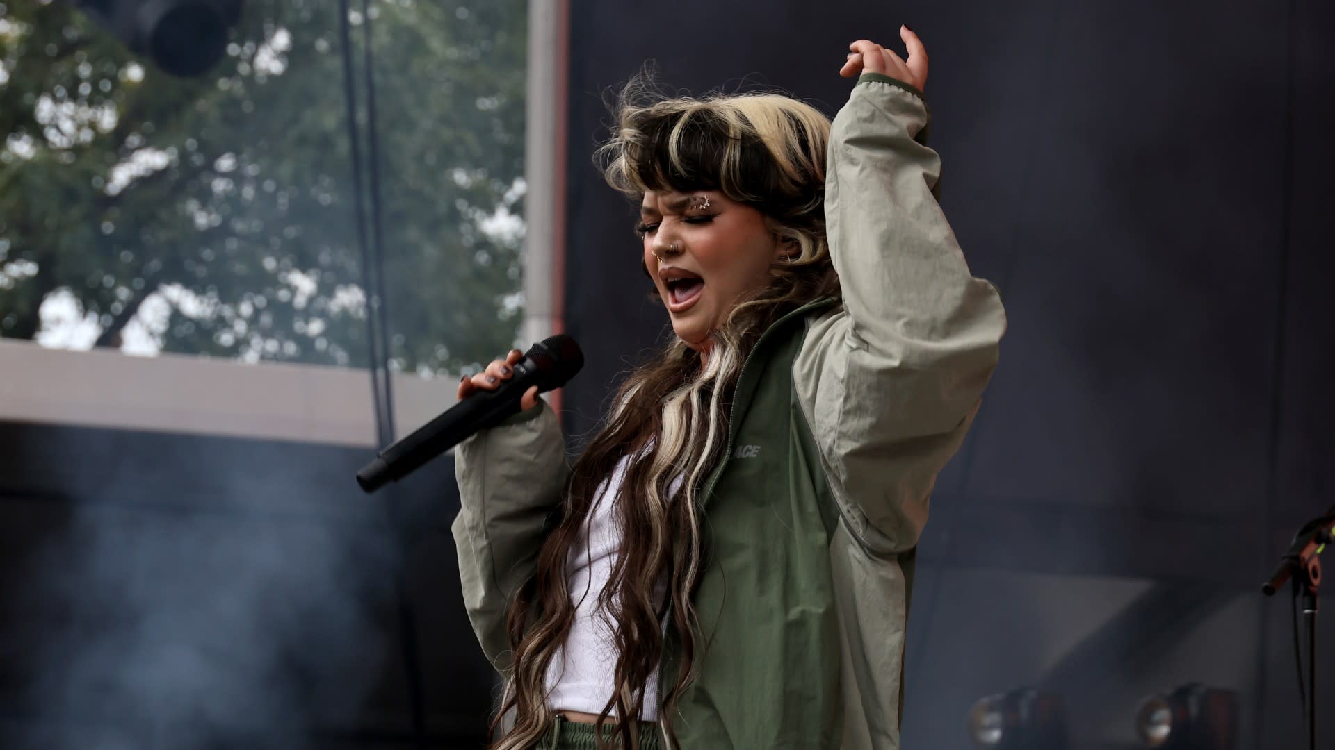 Lola Young Files Lawsuit Against Producer Carter Lang Ove... 1 Lola Young performs at the 2025 All Things Go NYC at Forest Hills Stadium on September 27, 2025 in New York City.